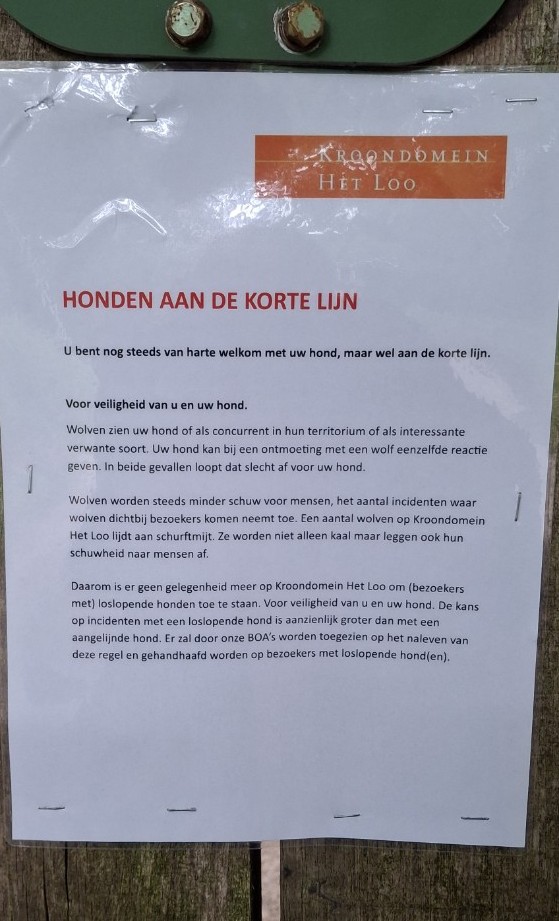 Een formulier waarop de waarschuwing staat dat een aantal wolven besmet zijn met schurftmijt. Er geldt een aanlijnplicht die door BOA's zal worden gehandhaafd.